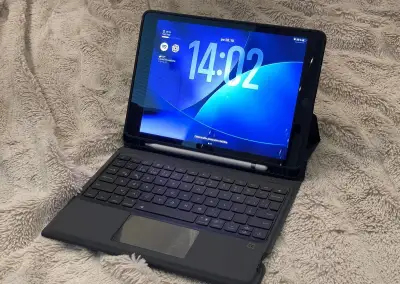 RhinoTech Magic Keyboard pro Ipad 10,2” (9. generace, 2021)