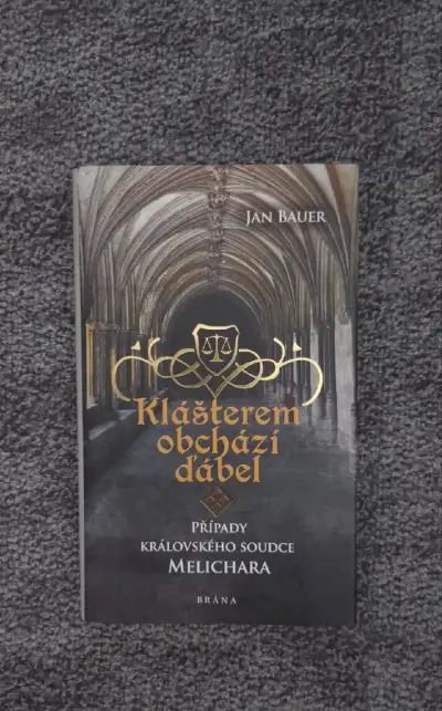 Kniha Klášterem obchází anděl