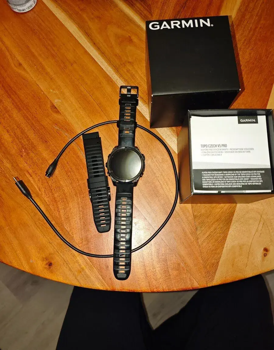 Garmin Fenix 8 47mm AMOLED, Titan Sapphire + novy reminek