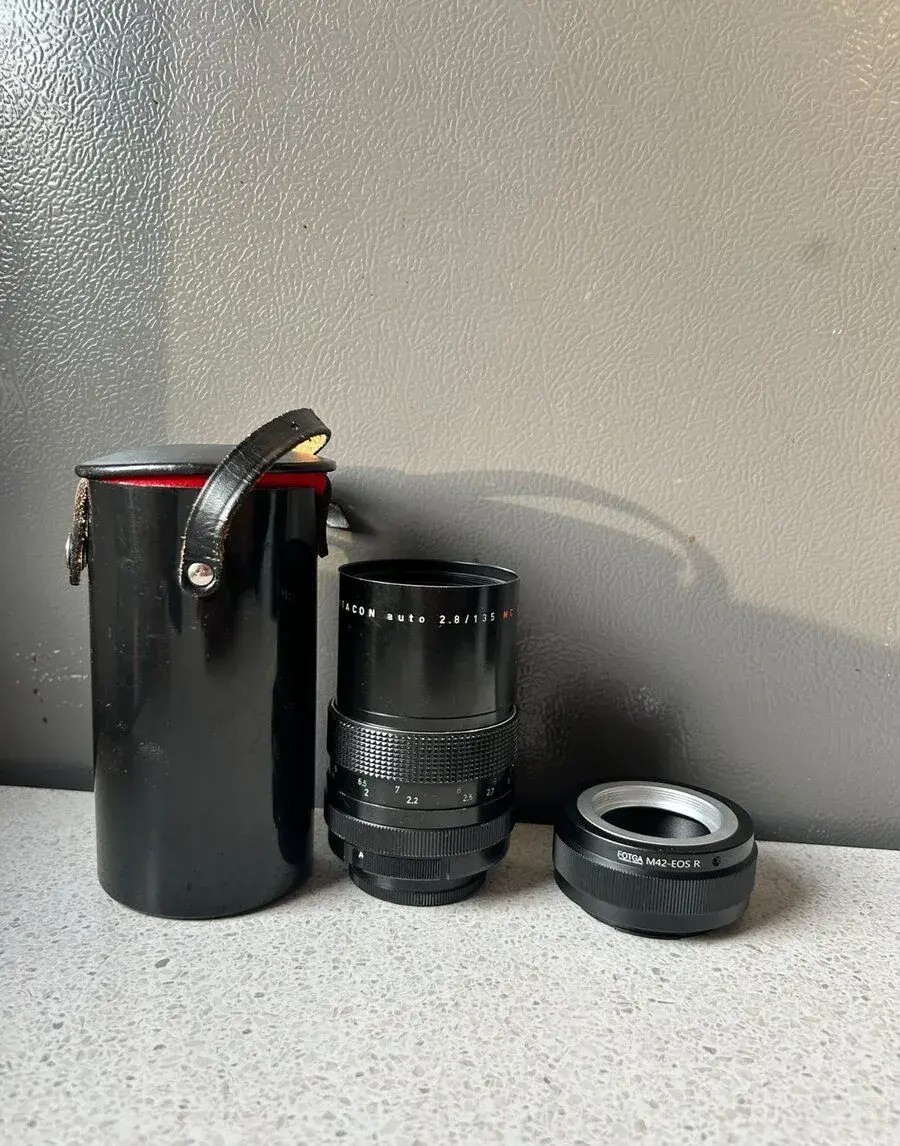 Pentacon 135 f/2.8 plus redukce