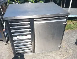 Nerezový chladící stůl
