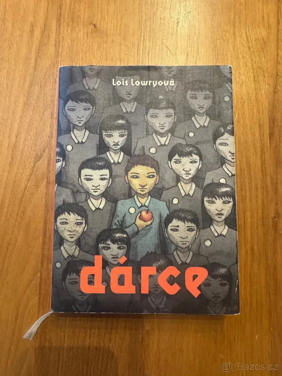 Knuha Dárce, Lois Lowryová