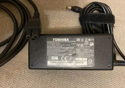 napájecí zdroj Toshiba PA 1900-22
