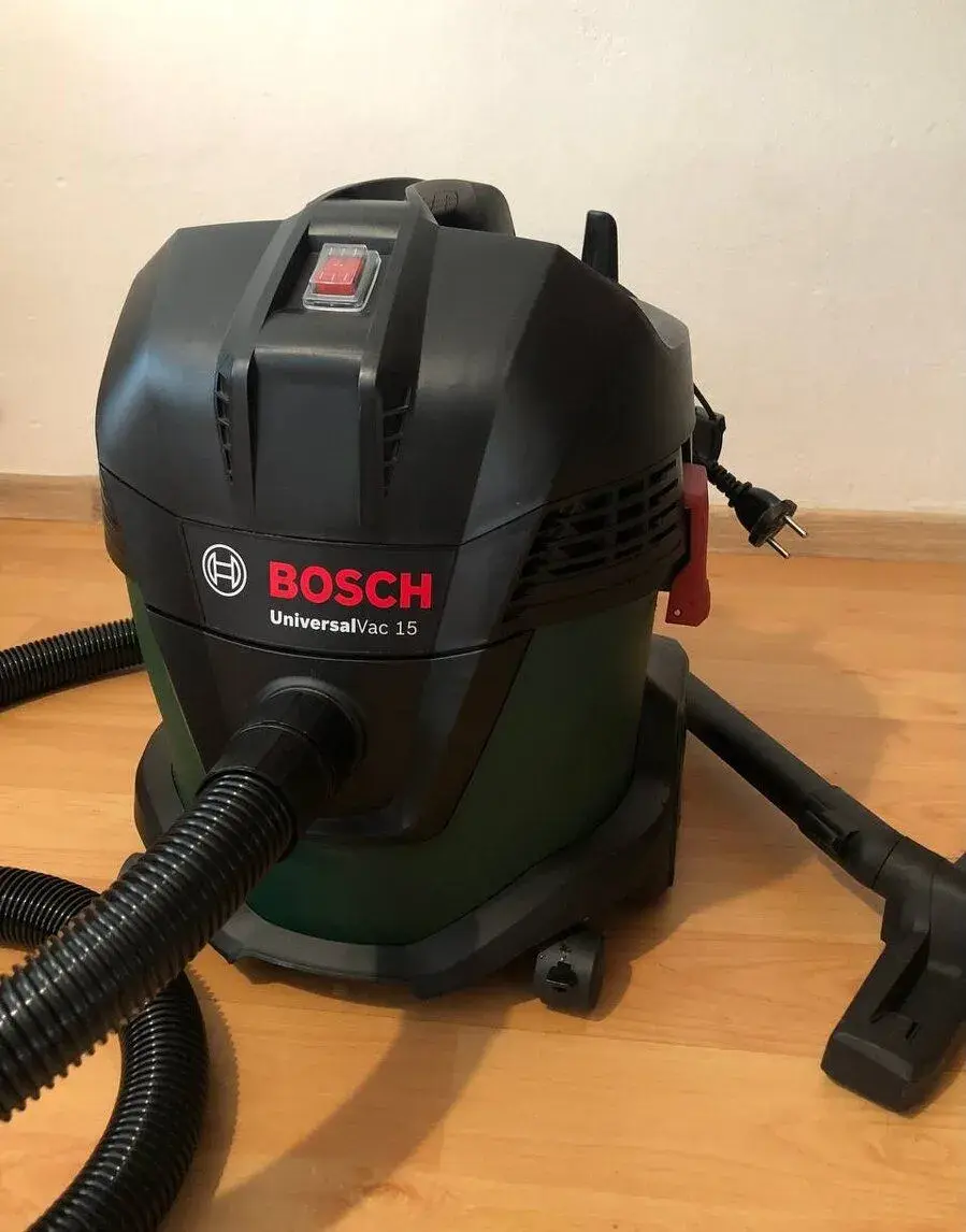 Stavební vysavač Bosch UniversalVac 15 (jako nový)