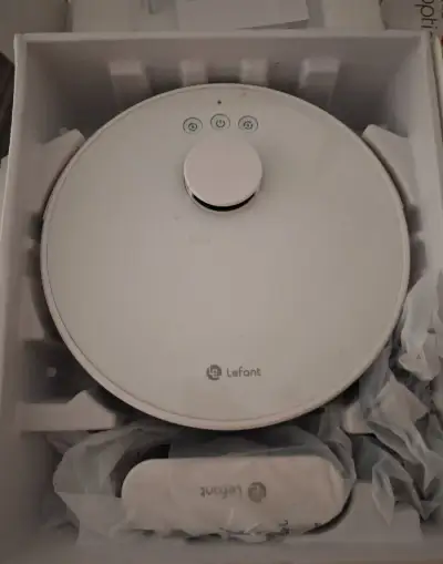 bílý robotický vysavač Lefant M1
