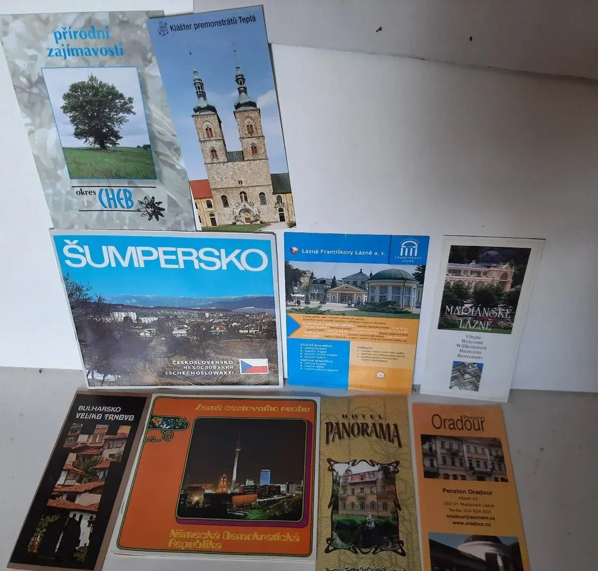 Staré turistické prospekty, průvodce a mapy