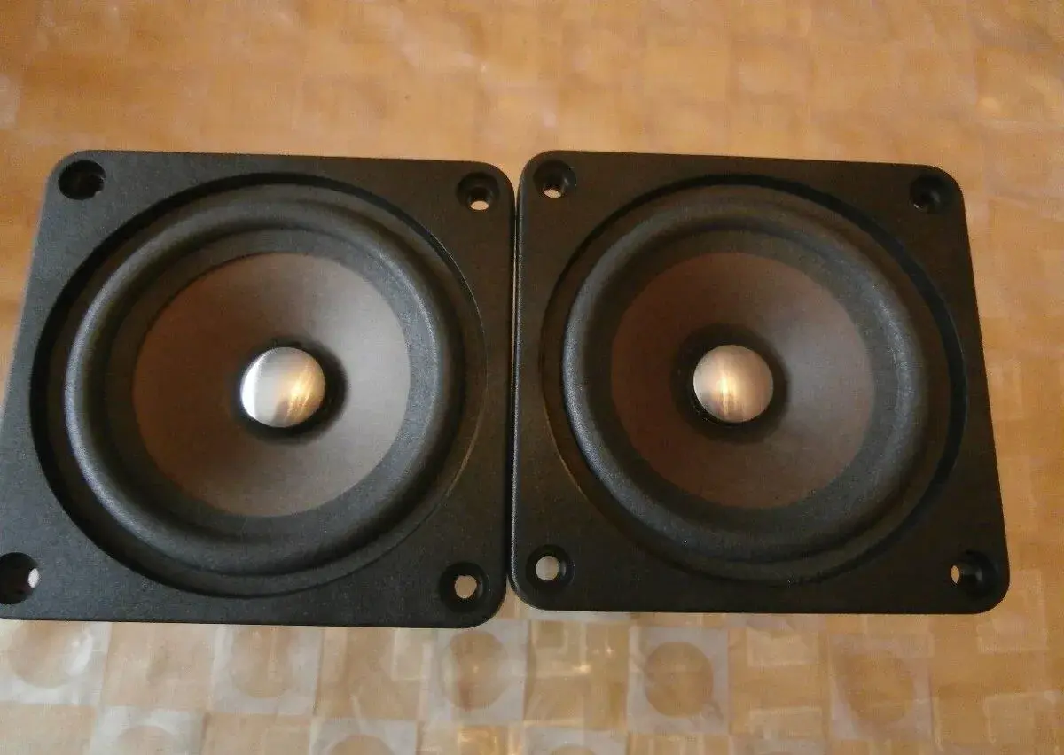 Středové Repro MAGNAT 8ohm