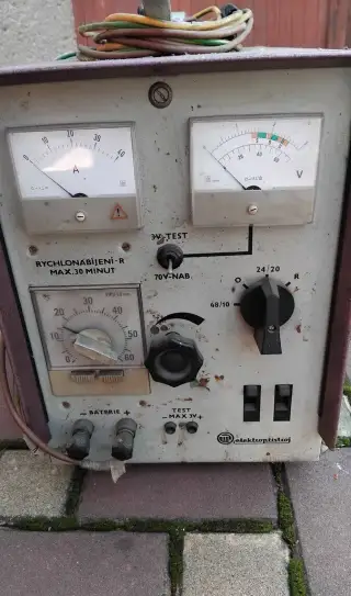 Nabíječka NB 22 G