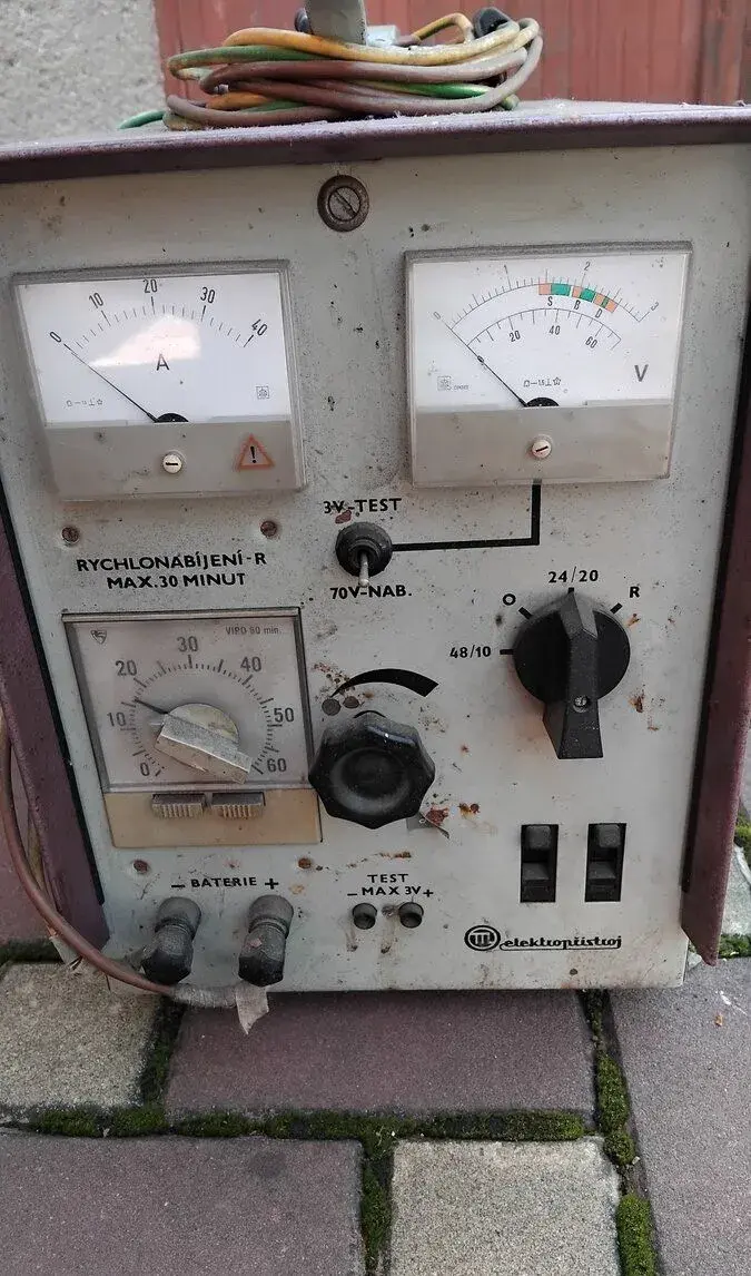 Nabíječka NB 22 G