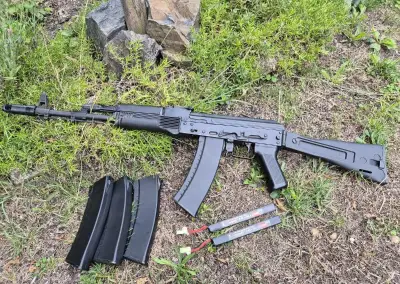 LCT AK-74MN + 4× zásobník + 2× LiPo baterie