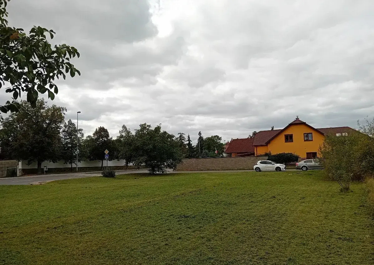 Prodej stavebního pozemku 889 m² Semonická, Praha - Horní Po