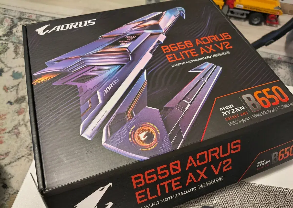B650 AORUS ELITE AX V2 + Ryzen 5 9600X + SSD (záruka)
