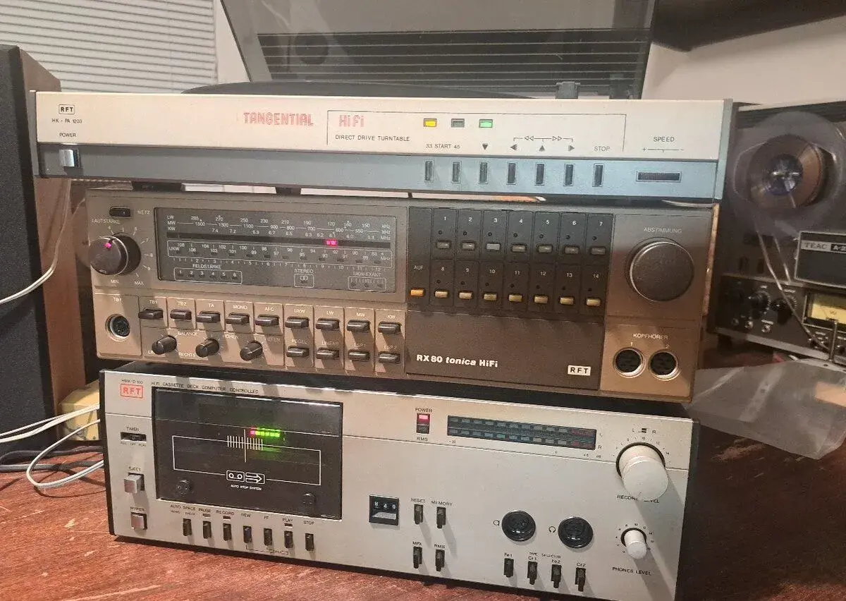 Sestava RFT receiver, tape deck, tangenciální gramo