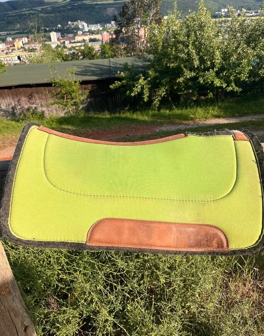 Westernovou podsedlovou deku Diamond wool pad