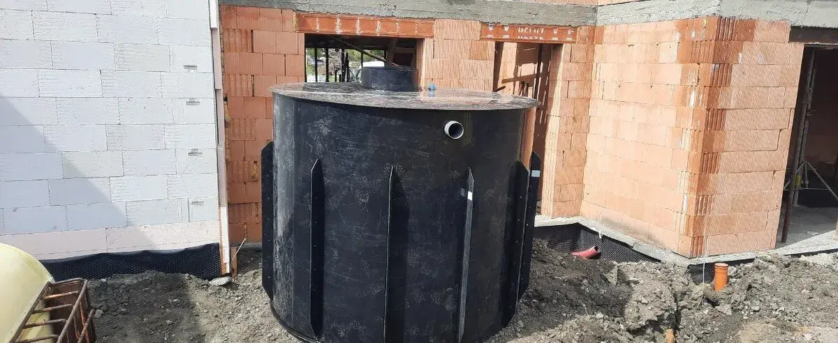 Retenční nádrž 6m3 k obetonování