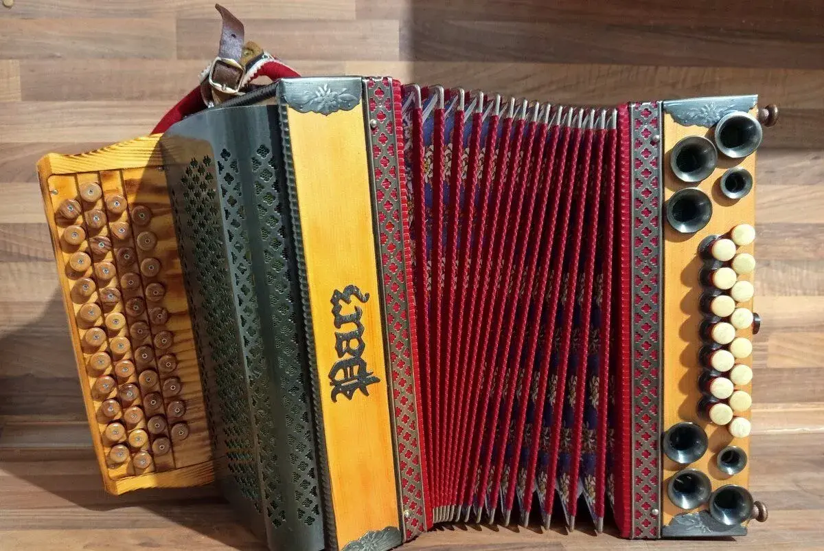 Heligonka (harmonika,akordeon) Parz, jako NOVÁ