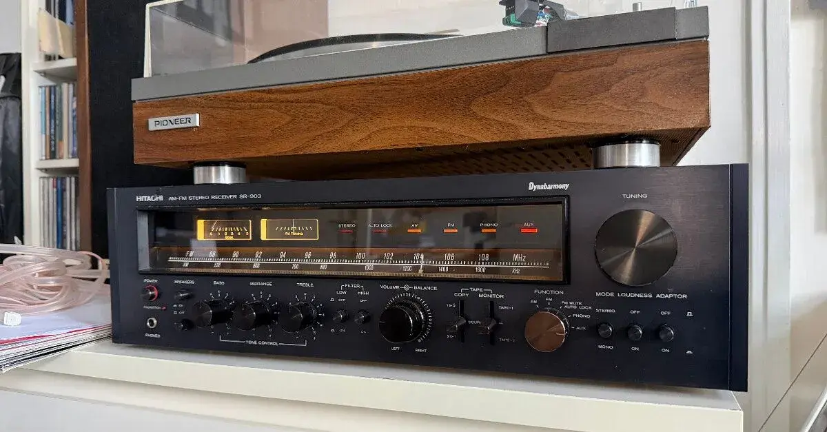 AM/FM Stereo receiver Hitachi SR-903 Dynaharmony