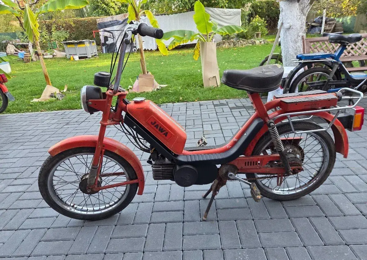 Babetta 210 s kartičkou, původní červená 17.
