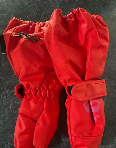rukavice nové Hummel vel.4 na 3roky