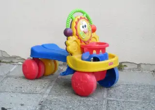 Dětské chodítko a odrážedlo 2v1 Fisher-Price