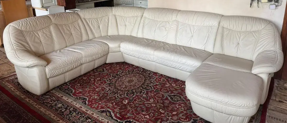 Světlá kožená sedačka do Účka, 4979