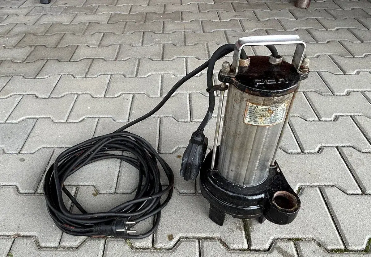 Kalové čerpadlo s plovákem