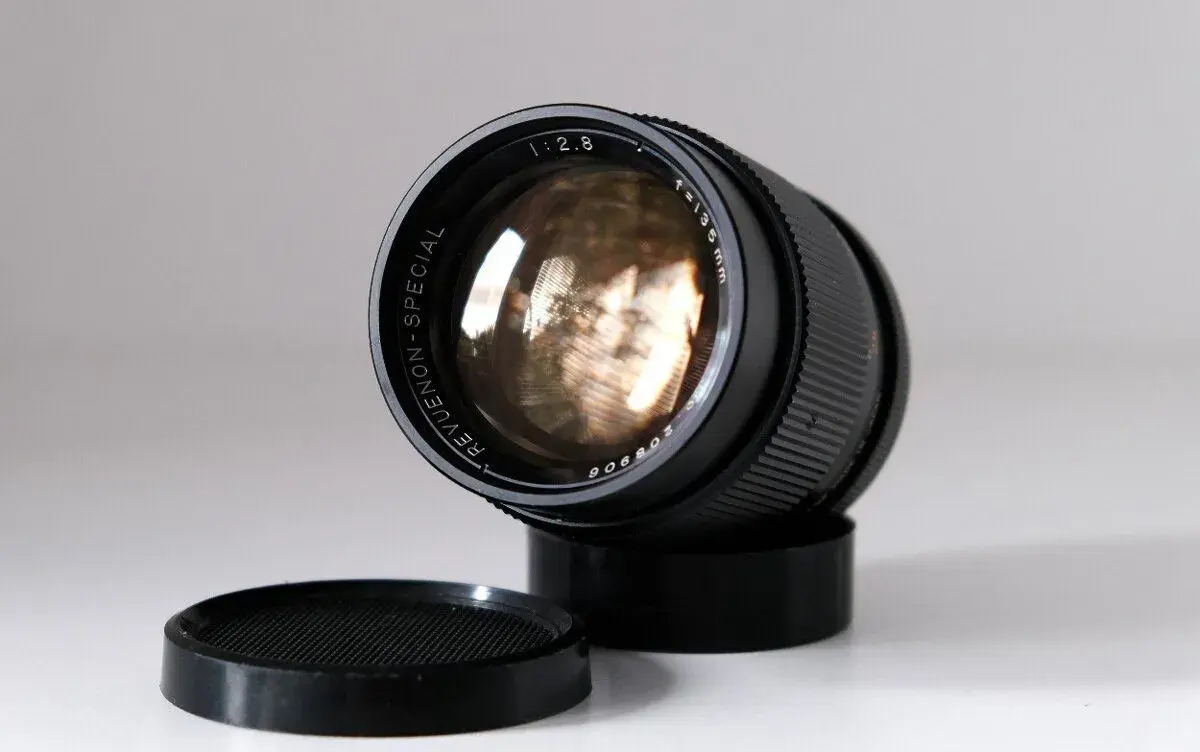 Revuenon special 135mm f/2.8 - (M42)