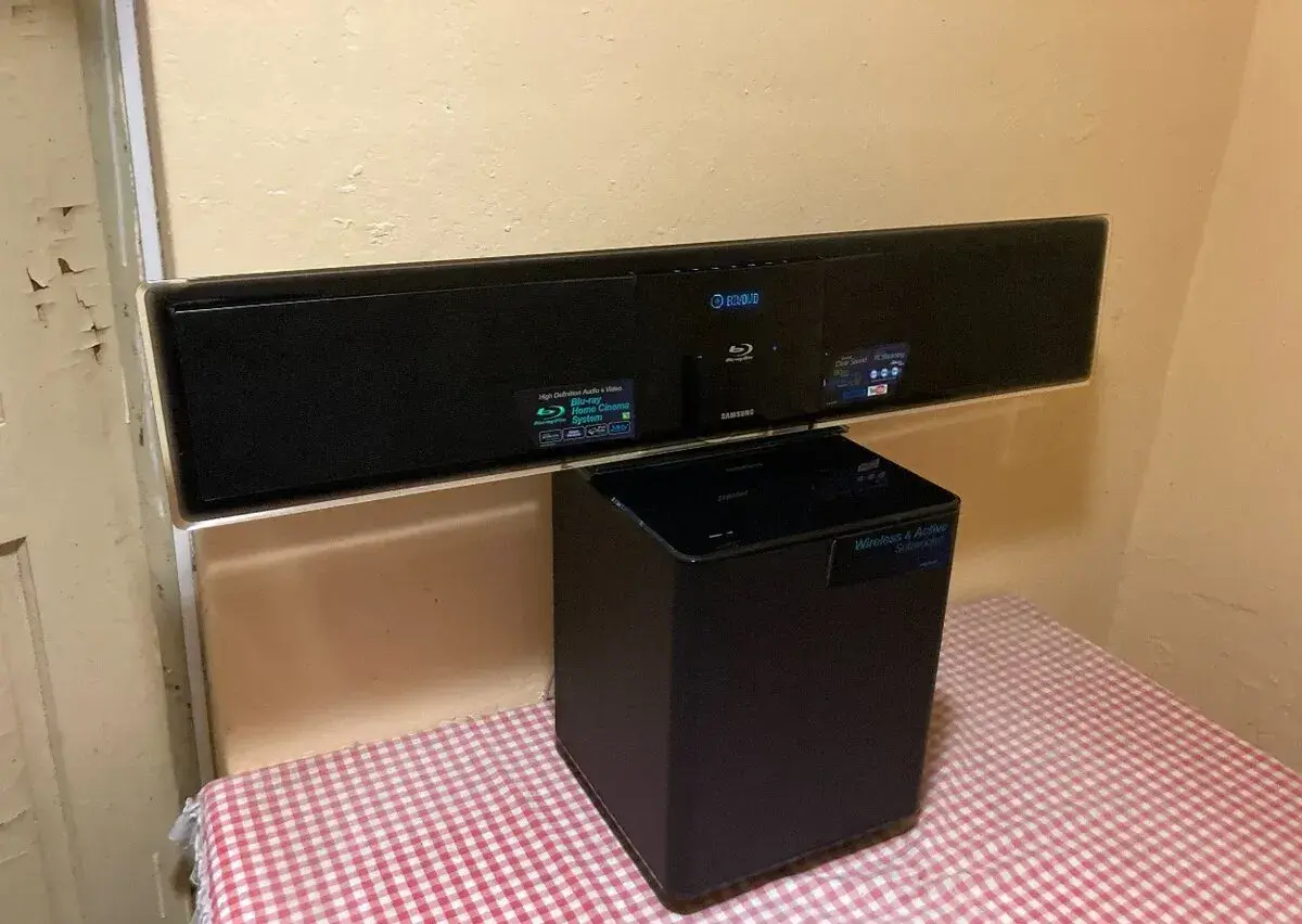 BLU-RAY domácí kino Samsung HT BD8200 , 2.1,Wi-Fi
