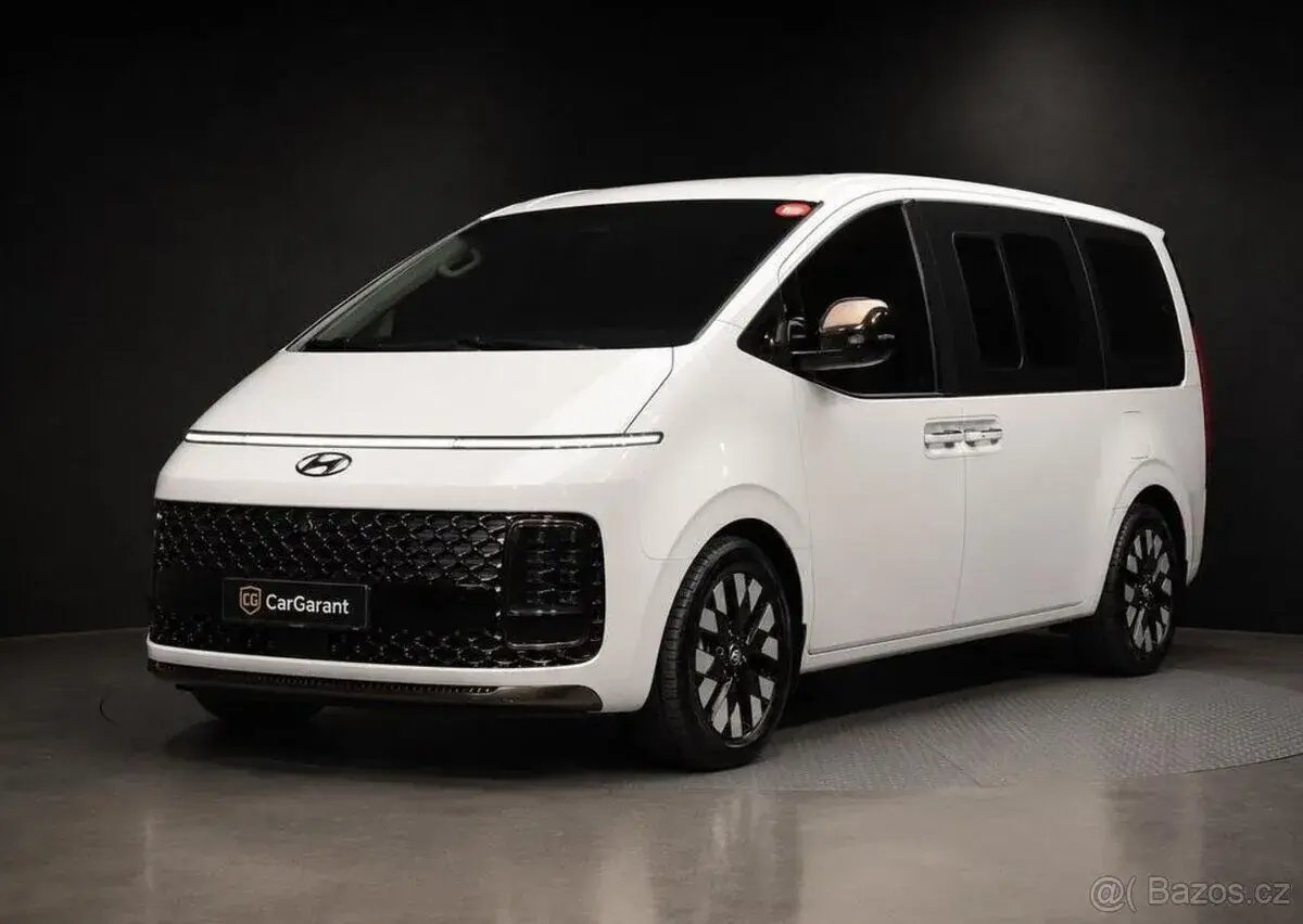 Hyundai Staria – 2022, 99 000 km