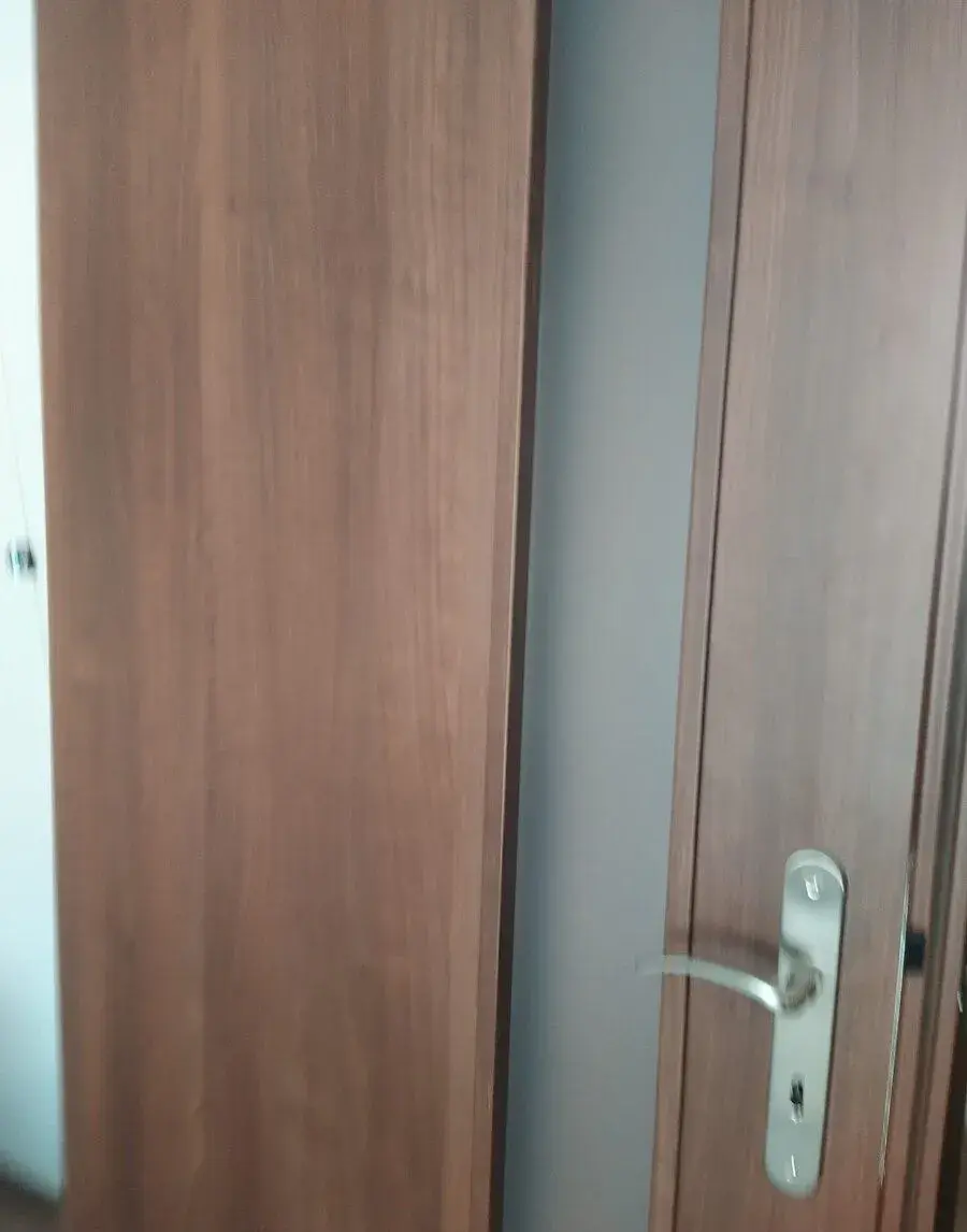 Hnědé interiérové dveře