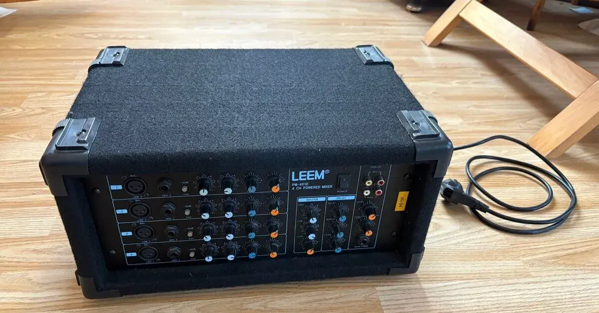 Mixážní pult LEEM PM-401D 4-kanálový