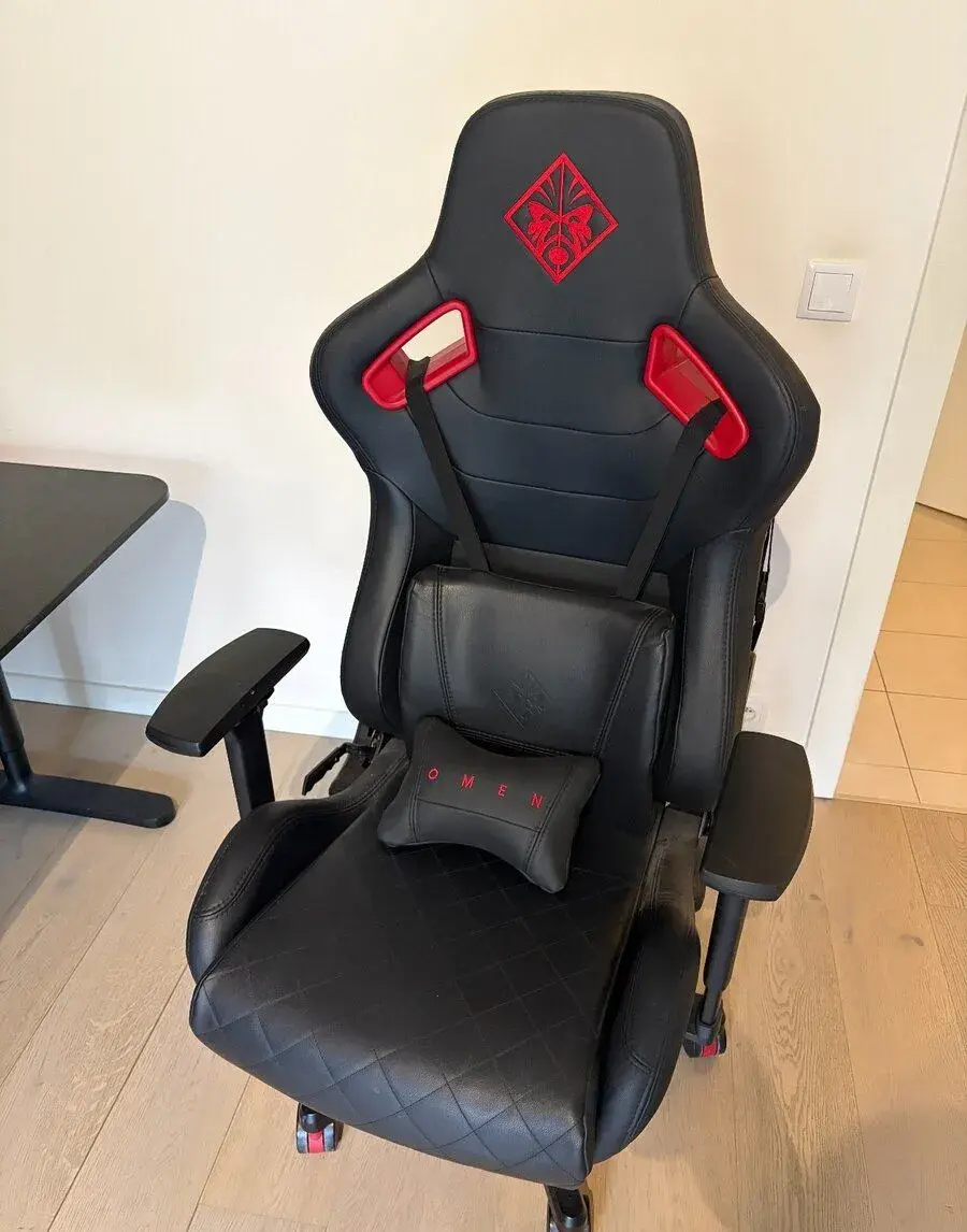 OMEN by HP Citadel Gaming Chair
