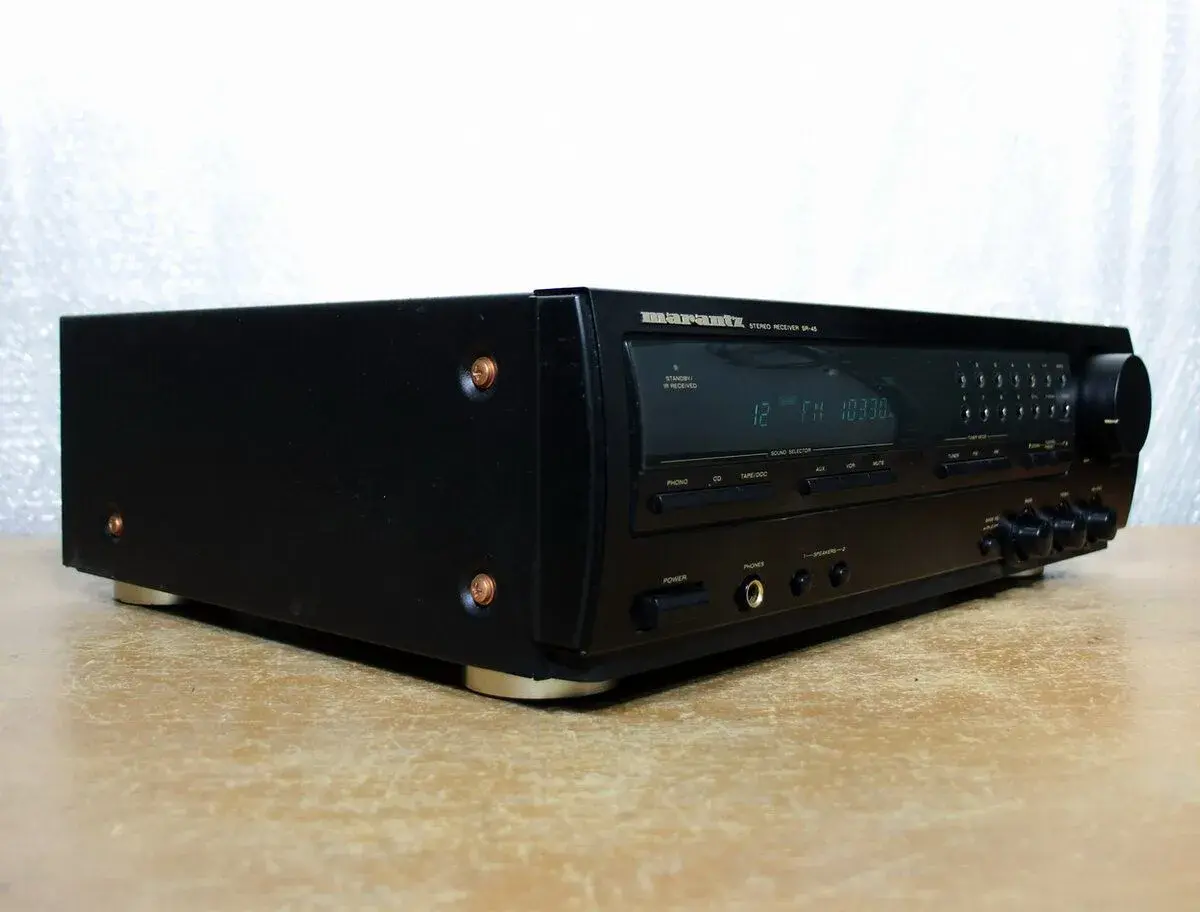 Receiver Marantz.