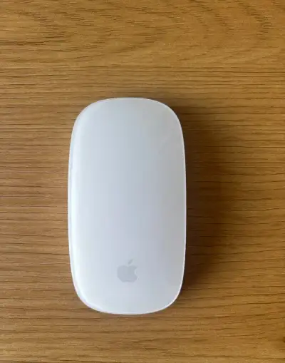 Apple Magic Mouse 2 bílá – dobíjecí, Lightning