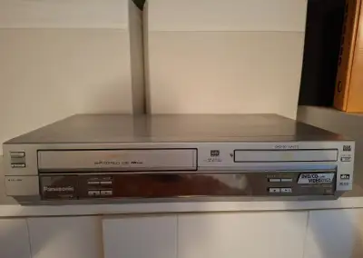 Panasonic NV-VP21EP VHS/DVD s originálním ovladačem