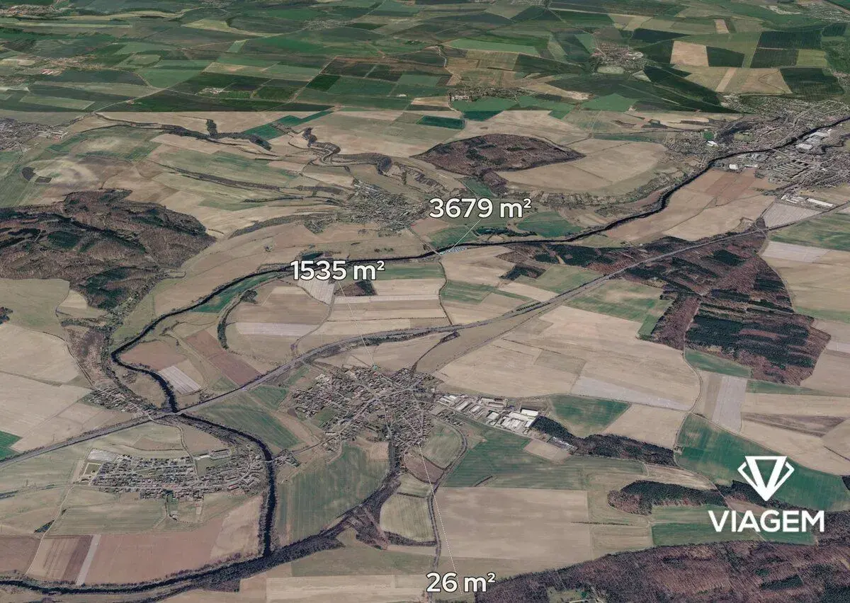 Pole 5 240 m²