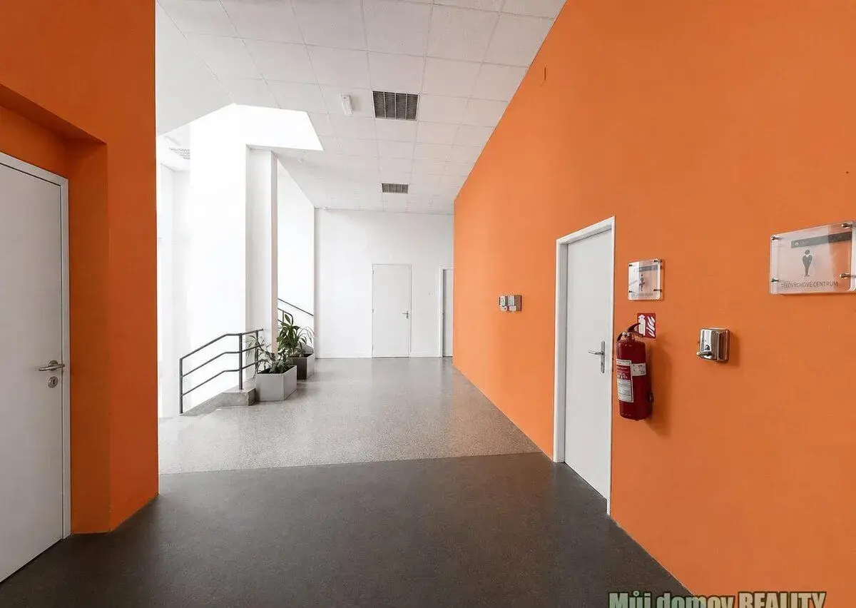 Pronájem kancelářských prostor různých velikostí, Praha 9,