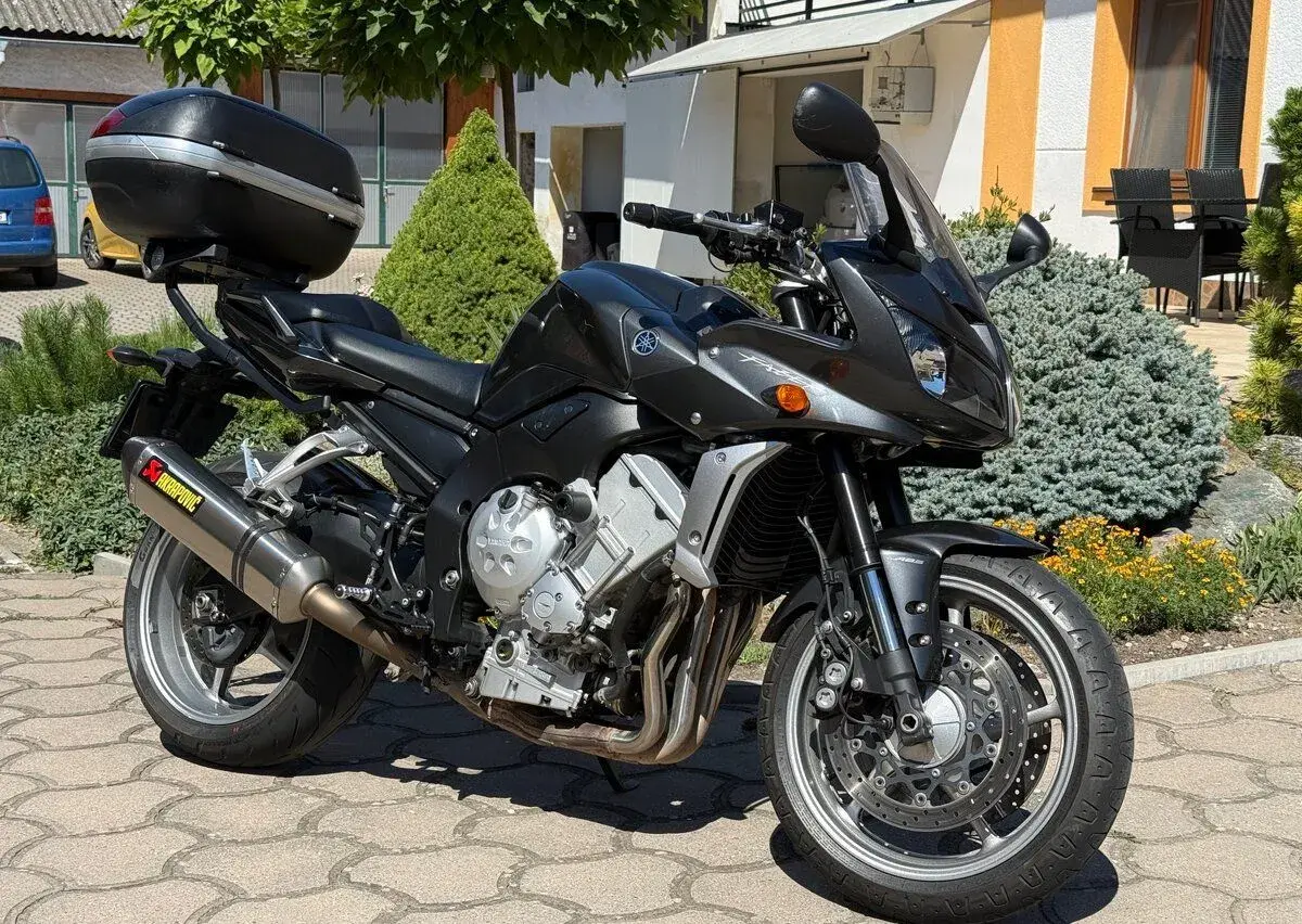 Yamaha FZ-1 Fazer Akrapovič