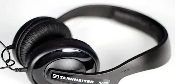 sluchátka SENNHEISER HD 202