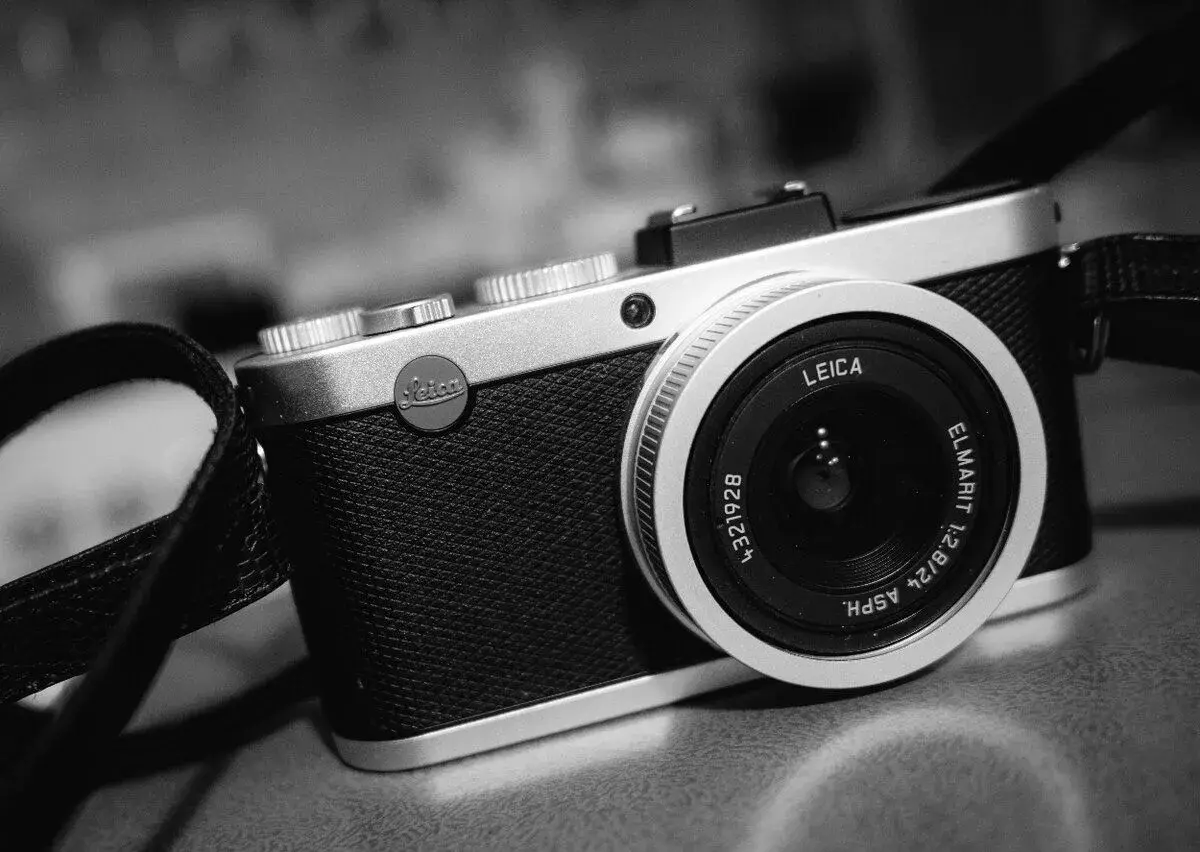 Fotoaparát Leica X2 (ZLEVNĚNO)