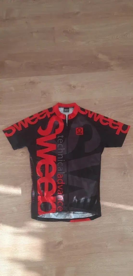 Cyklodres zn. Sweep vel. M