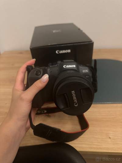 Canon EOS R8