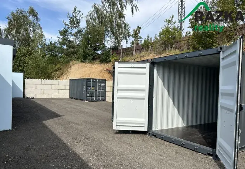 Pronájem skladových prostorů v oploceném areálu -...