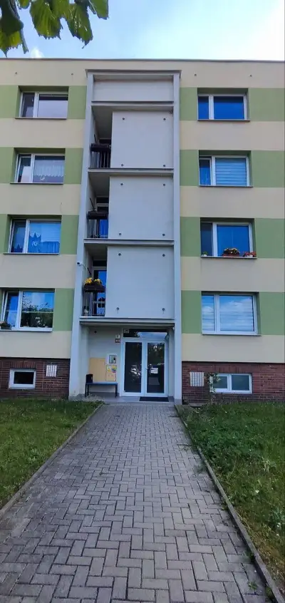 Pronájem bytu 2+1 s balkónem v Lovosicích, část Holoubkov
