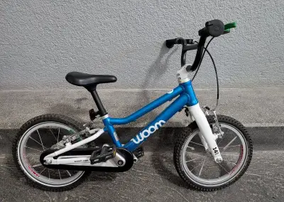 Woom 2 (14"), modrý model 2025