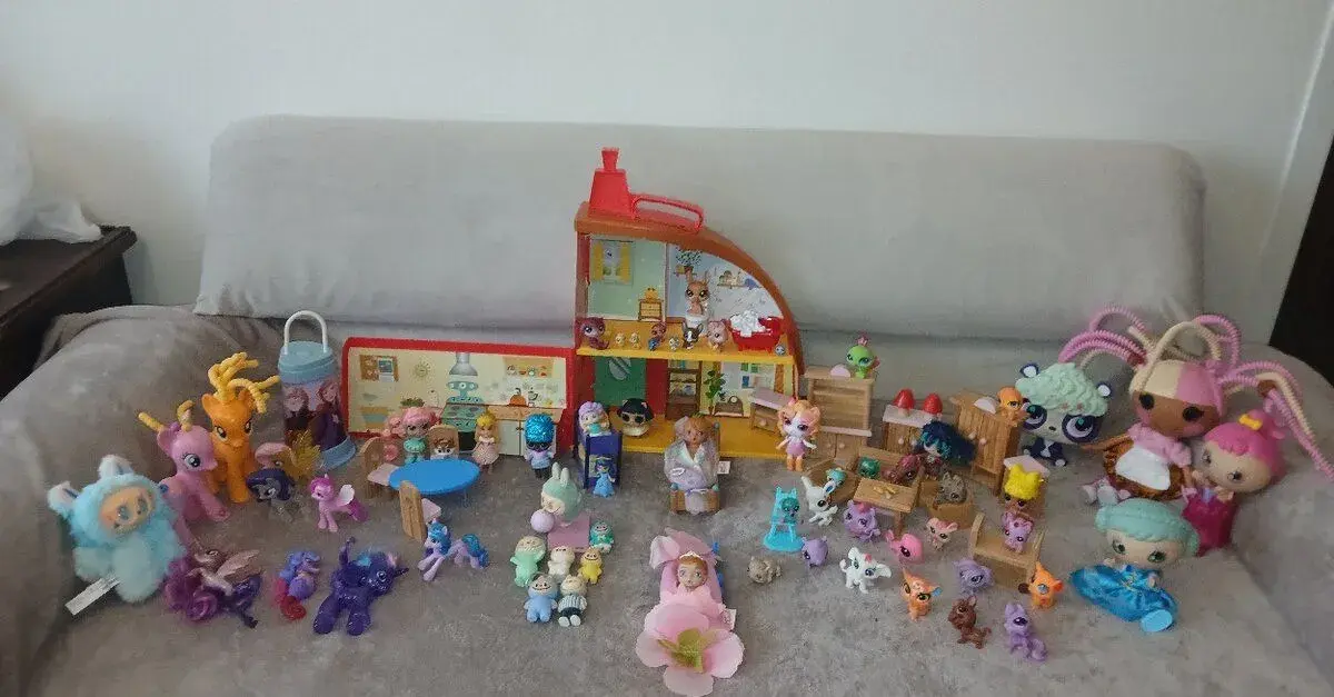 Domeček Figurky LPS Labubu Panenky Lampička atd