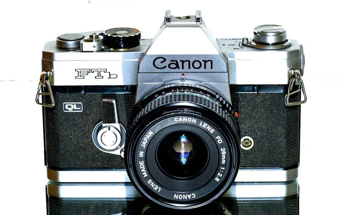 Canon FTb QL + Canon FD 2,8/28mm STAV