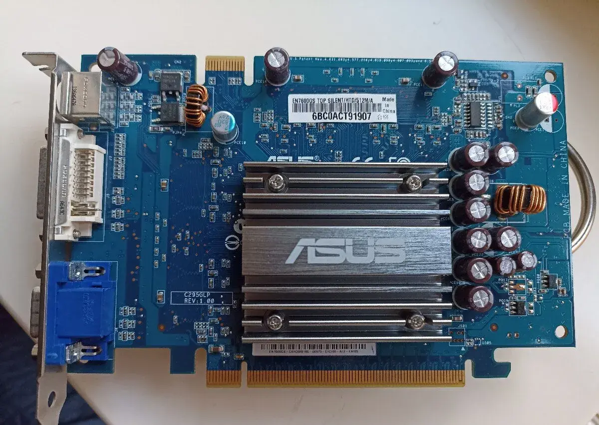 grafika ASUS EN7600GS Silent HTD, 512 MB