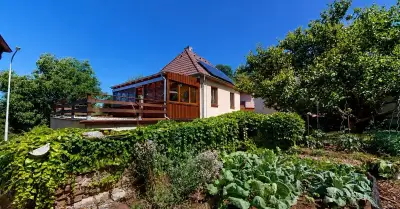 Dům s výhledem, zahradou a dvojgaráží – Ústí, Střekov