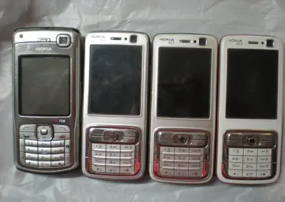 Nokia N73 a N70